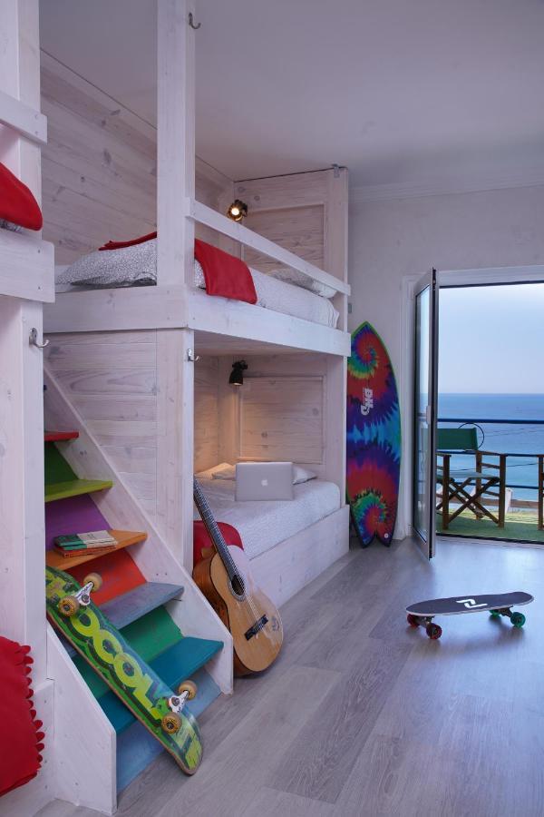Chill In Ericeira Surf House Hostel Ngoại thất bức ảnh