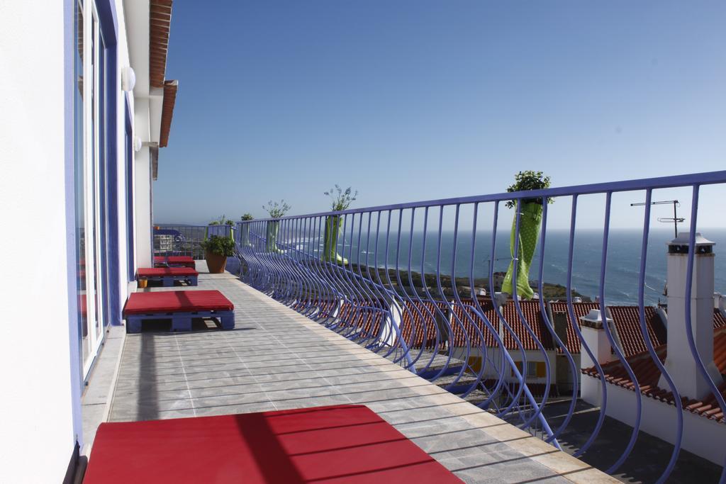 Chill In Ericeira Surf House Hostel Ngoại thất bức ảnh