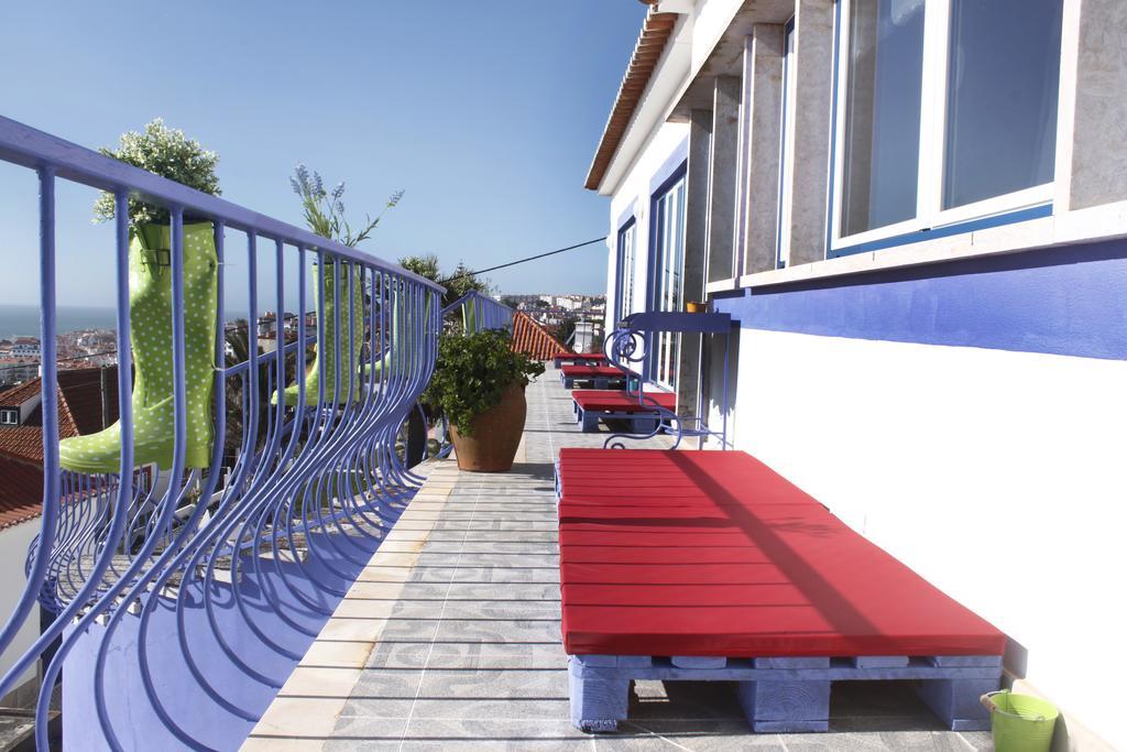 Chill In Ericeira Surf House Hostel Ngoại thất bức ảnh