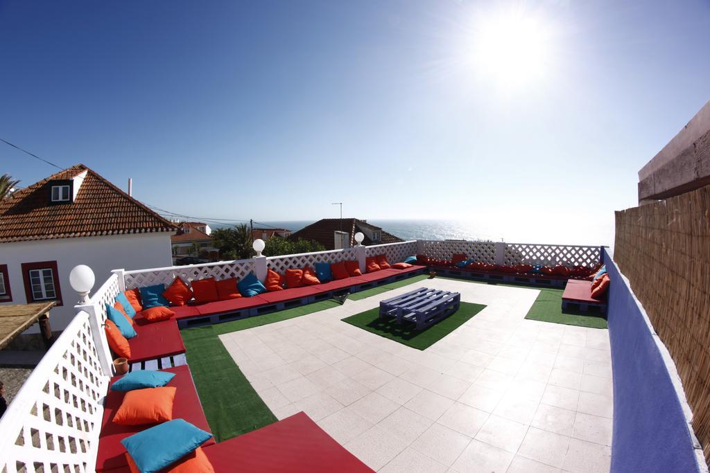 Chill In Ericeira Surf House Hostel Ngoại thất bức ảnh