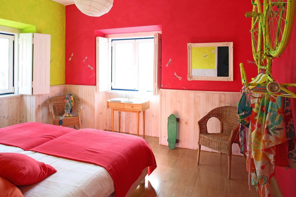 Chill In Ericeira Surf House Hostel Phòng bức ảnh