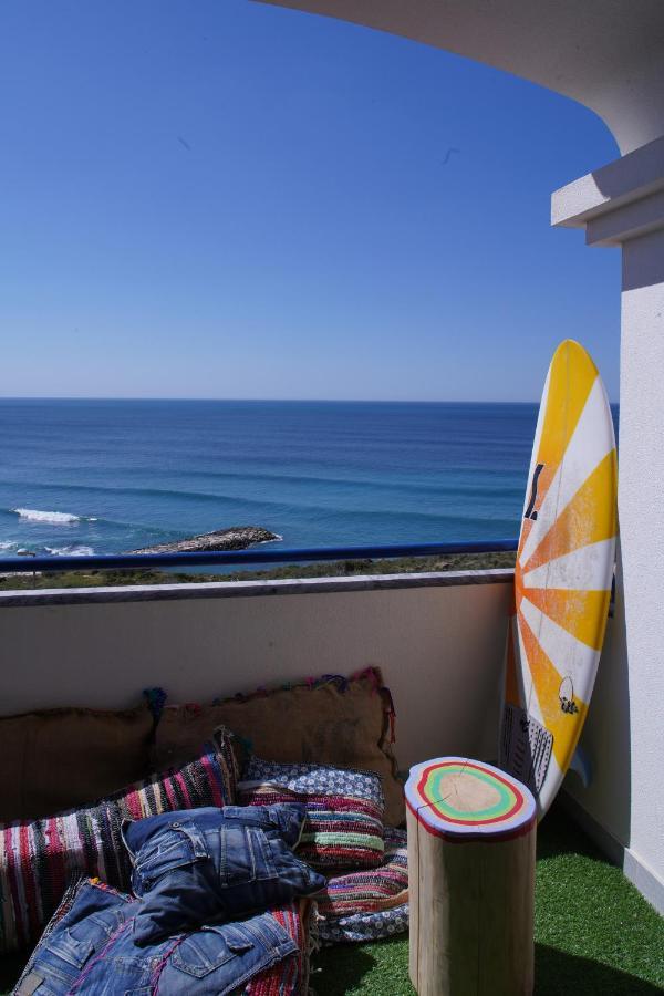 Chill In Ericeira Surf House Hostel Ngoại thất bức ảnh