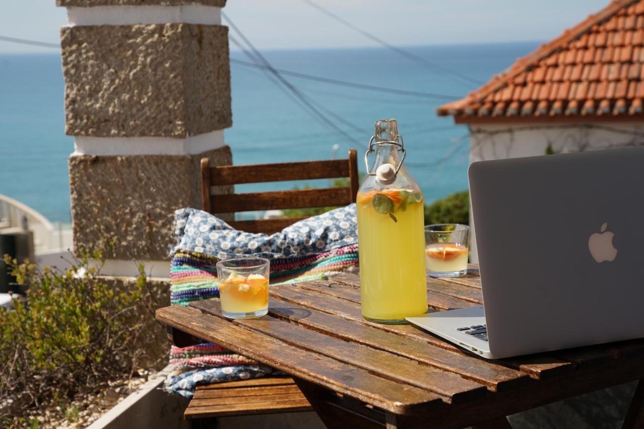 Chill In Ericeira Surf House Hostel Ngoại thất bức ảnh